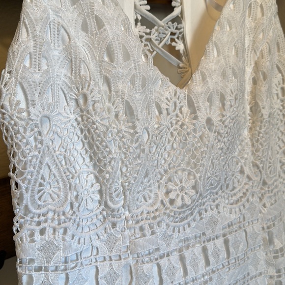 Womens White Crochet Lace V-neck Lace-up Sheath Dress - Picture 9 of 13